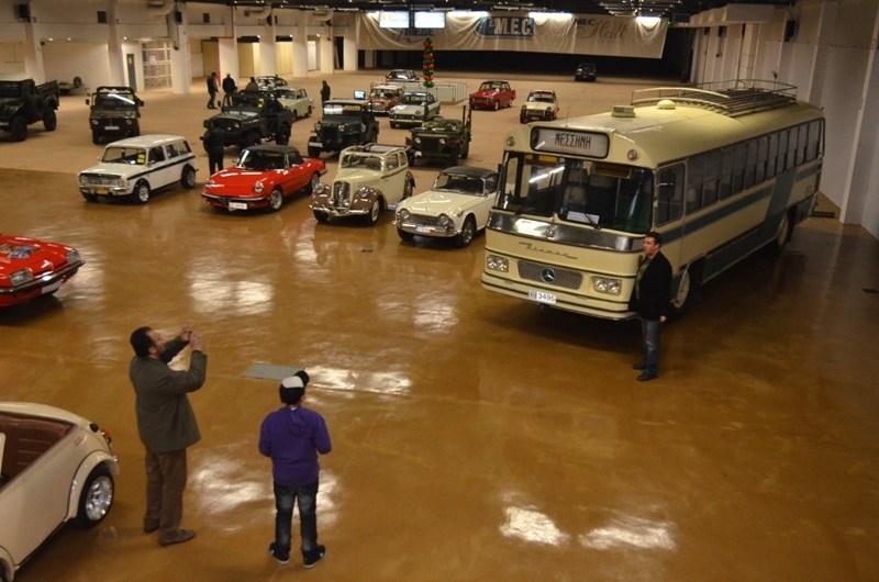 Συλλεκτικά οχήματα βάζουν… όπισθεν για μία βόλτα στο παρελθόν (pics)