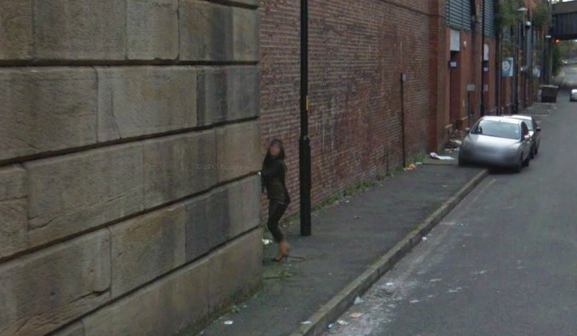 Απίστευτη φώτο: Το Google Street View τους έπιασε στα... πράσα! 