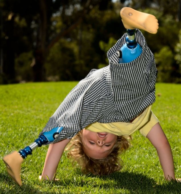 Συγκινητικό: 3χρονο αγοράκι θα αγοράσει τα πρώτα του παπούτσια