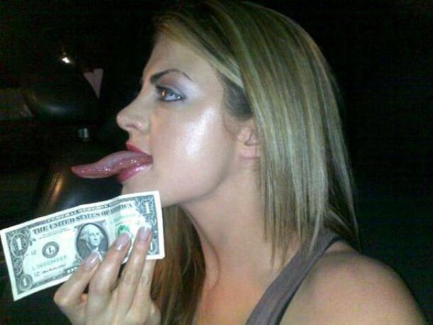 Η γυναίκα με την μεγαλύτερη γλώσσα στον κόσμο (pics)