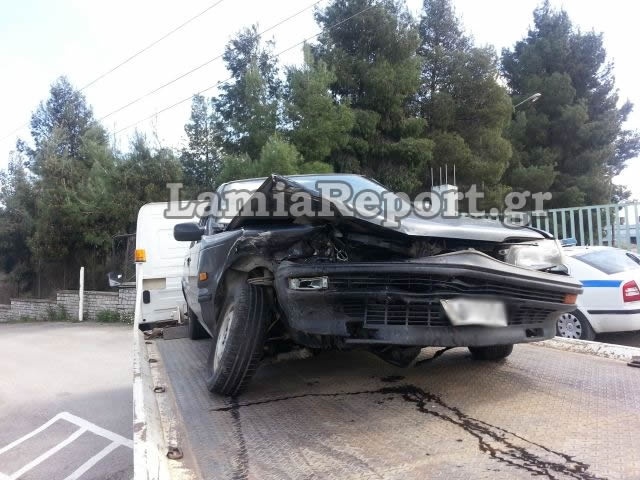 Λαμία: Τροχαίο με περιπολικό – Δύο τραυματίες (pics)