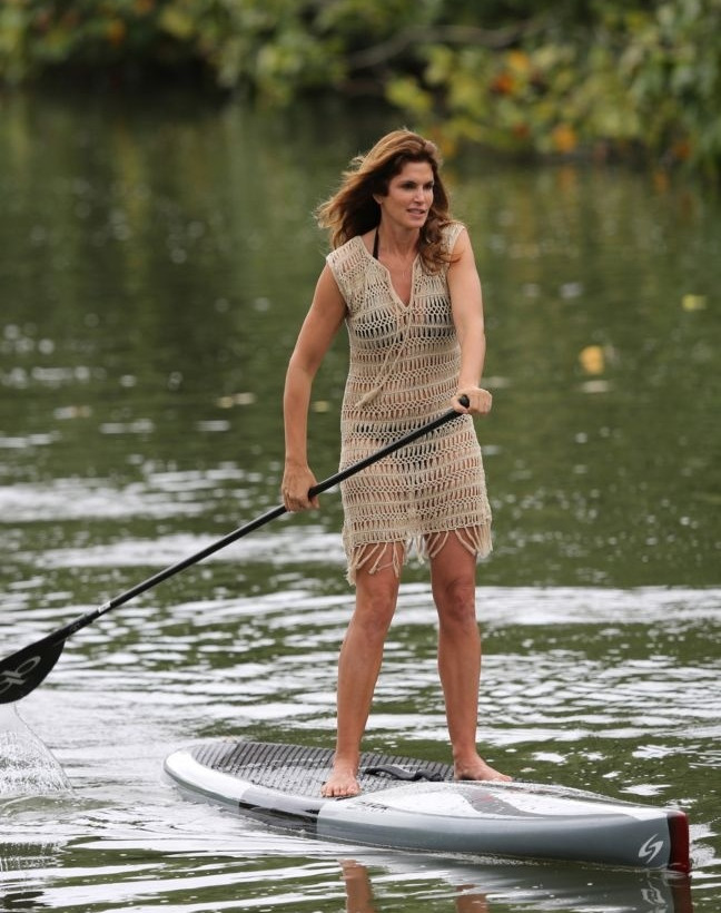 Δείτε ποιο πασίγνωστο μοντέλο τραβάει... κουπί (photos)!