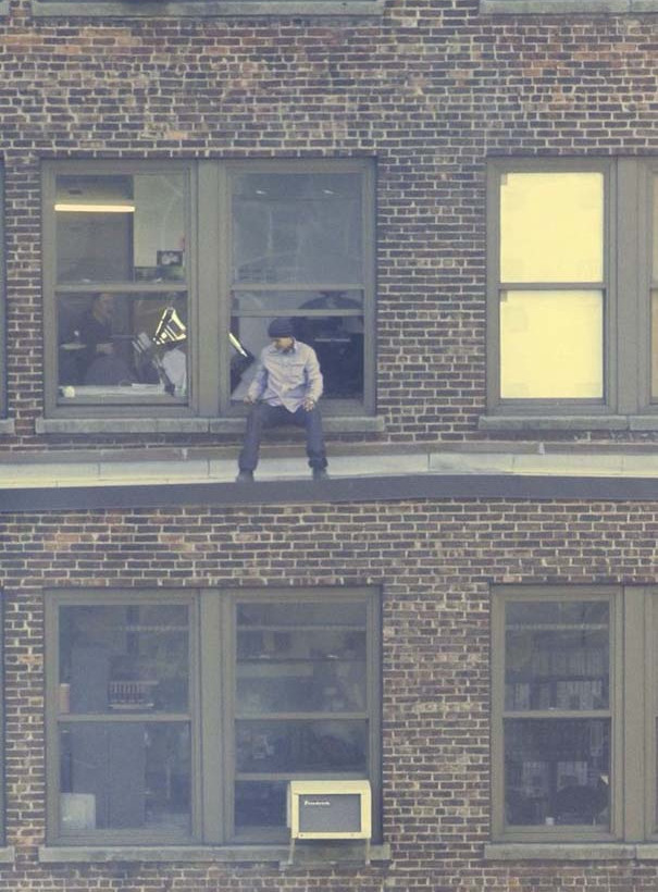 Απίστευτες φωτογραφίες: Το πιο ασυνήθιστο διάλειμμα για τσιγάρο!