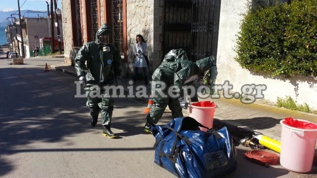 Δείτε τι έγινε όταν άνοιξε ο Απ. Γκλέτσος το «ύποπτο» δέμα (pics-vid)