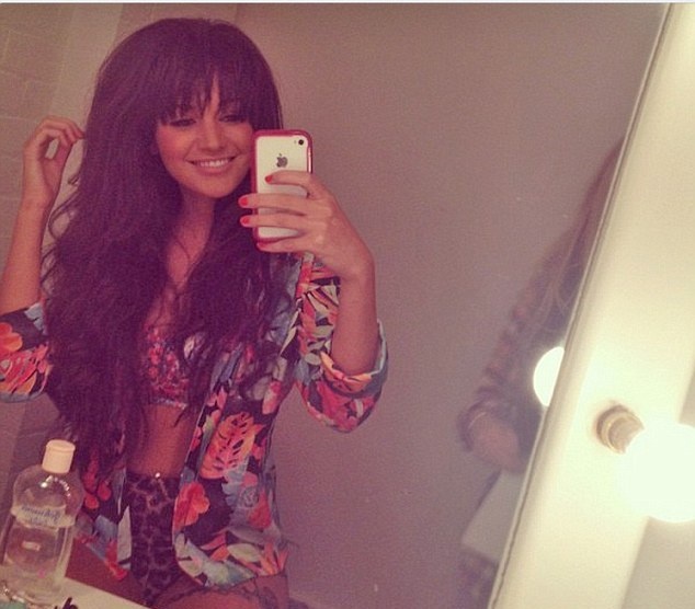 Γνωστή ηθοποιός ανέβασε κατά λάθος γυμνόστηθη φώτο της στο Twitter