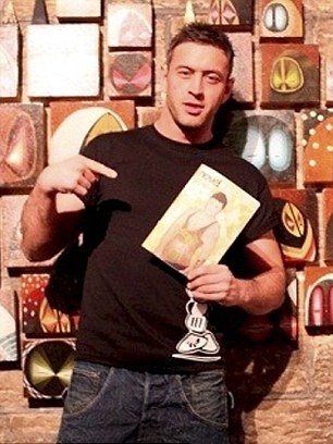 Δημοσιογράφος έχασε τη ζωή του κάνοντας ρεπορτάζ για τους άστεγους