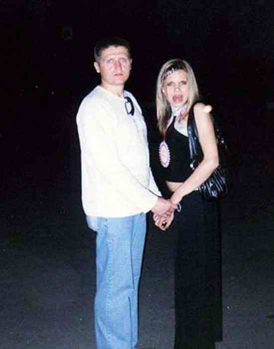 Πατέρας και κόρη, στην ίδια πόζα επί 18 χρόνια! (pics)