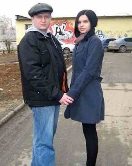 Πατέρας και κόρη, στην ίδια πόζα επί 18 χρόνια! (pics)