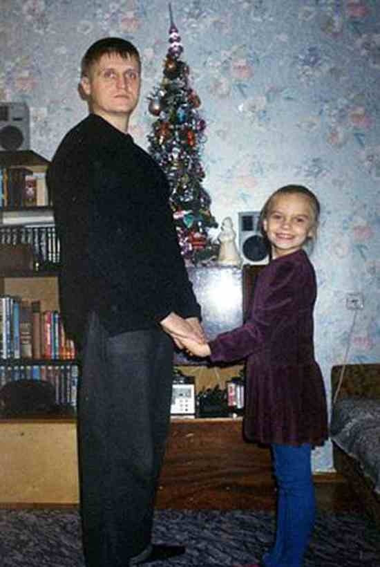 Πατέρας και κόρη, στην ίδια πόζα επί 18 χρόνια! (pics)