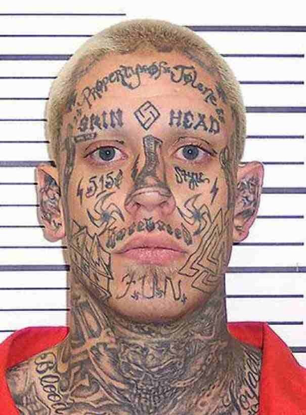 Έχουν γεμίσει τα πρόσωπά τους με τατουάζ (pics)