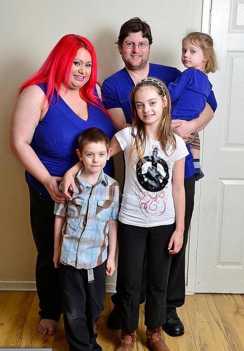 Παραλίγο να πνίξει τον πρώην της με το... στήθος της!