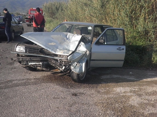 ΠΡΙΝ ΛΙΓΟ: Καραμπόλα στην Εθνική (pics)