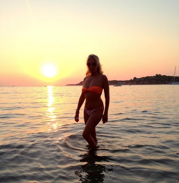 Σε ποια Ελληνίδα τραγουδίστρια ανήκει αυτό το κορμί;