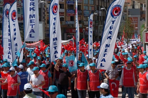 Η εργατική πρωτομαγιά στον κόσμο (vid+pics)