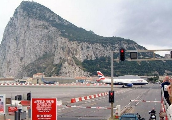 Το πιο τρομακτικό αεροδρόμιο (pics)