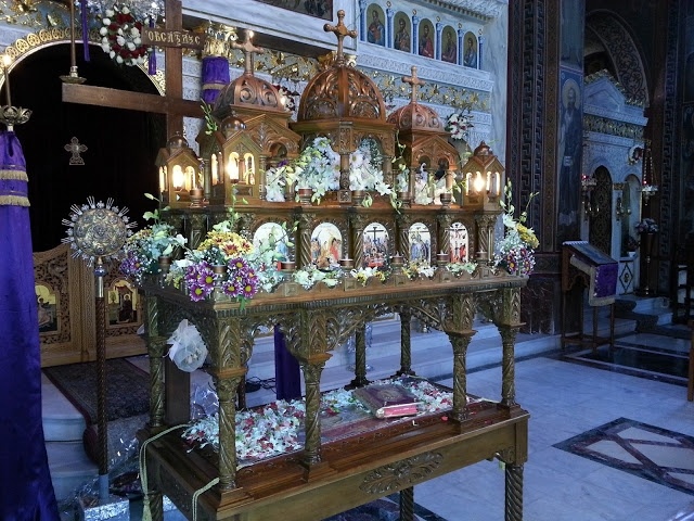 ΔΕΙΤΕ: Επιτάφιοι από ενορίες του Πειραιά και νησιών του Αργοσαρωνικού!