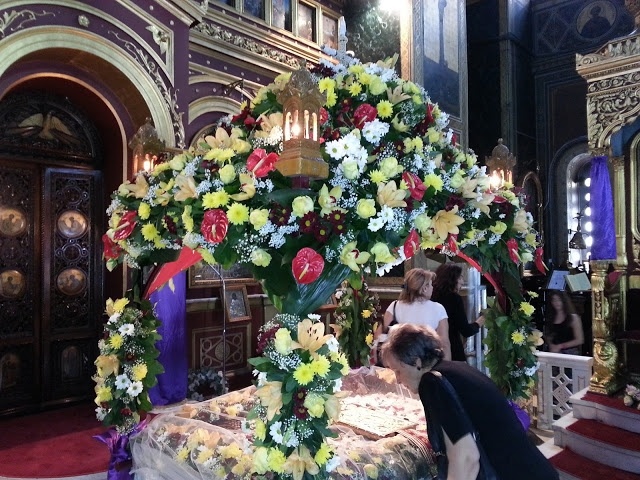 ΔΕΙΤΕ: Επιτάφιοι από ενορίες του Πειραιά και νησιών του Αργοσαρωνικού!