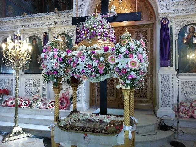 ΔΕΙΤΕ: Επιτάφιοι από ενορίες του Πειραιά και νησιών του Αργοσαρωνικού!