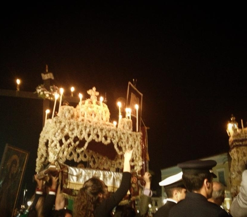 ΔΕΙΤΕ: Επιτάφιοι από ενορίες του Πειραιά και νησιών του Αργοσαρωνικού!