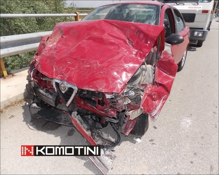 Κομοτηνή: Τρία άτομα τραυματίστηκαν σε τροχαίο (pics)