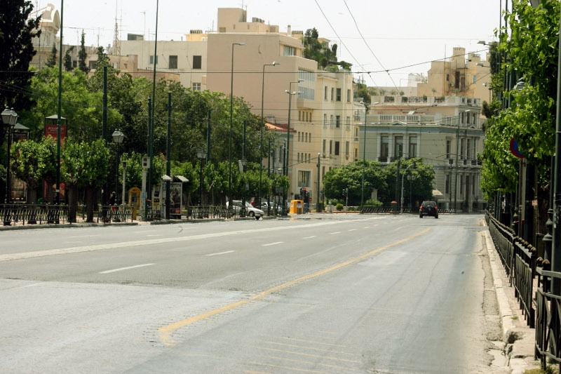 Απίστευτες εικόνες: Αθήνα, μια άδεια πόλη!