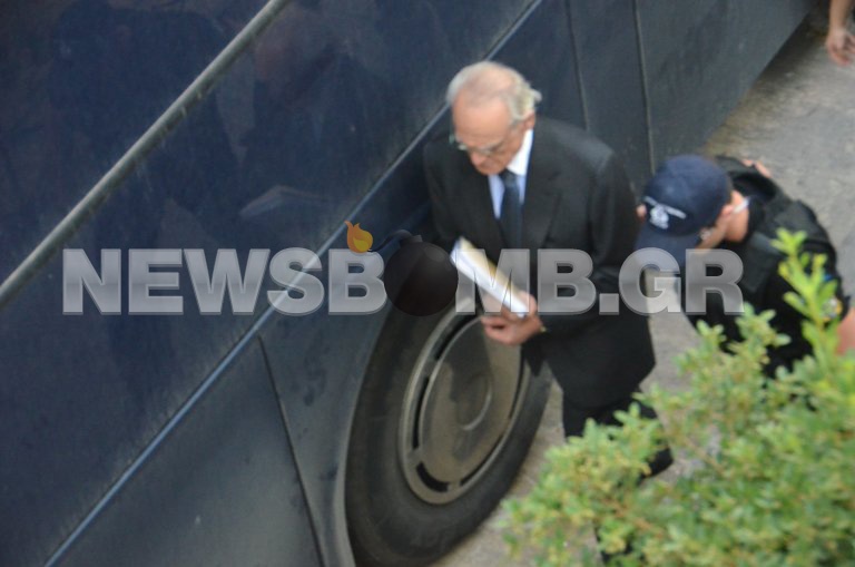 Δίκη Τσοχατζόπουλου: O Άκης στο δικαστήριο (ΦΩΤΟ)