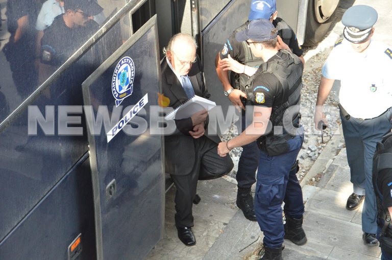 Δίκη Τσοχατζόπουλου: O Άκης στο δικαστήριο (ΦΩΤΟ)