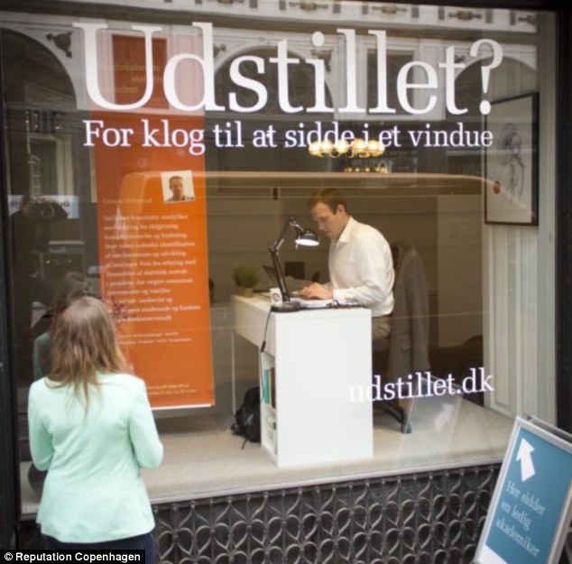 Δεν υπάρχει: Δείτε τι κάνουν για να βρουν μια δουλειά! (pics)