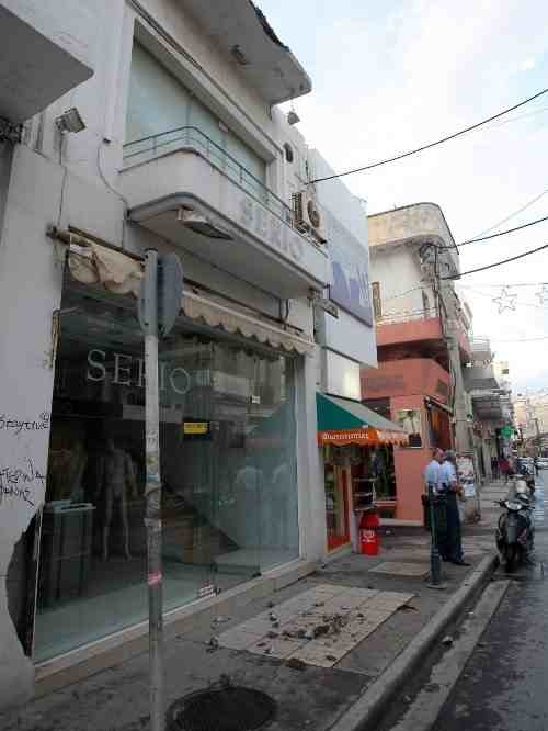 Κρήτη: Είδε το μπαλκόνι να πέφτει στο κεφάλι της