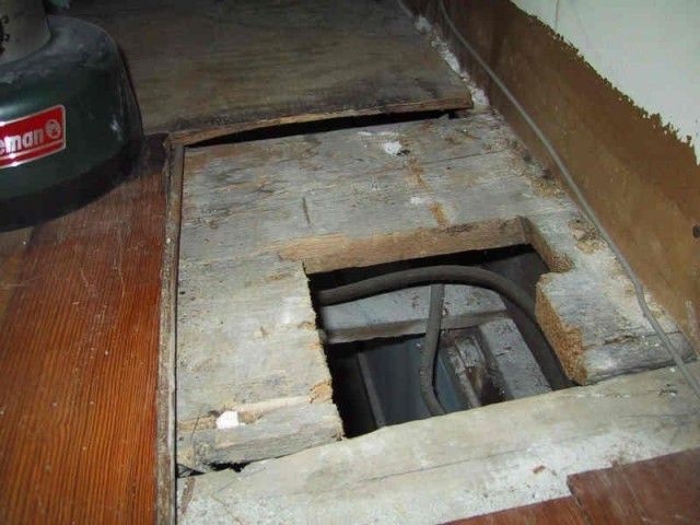 Απίστευτο: Δείτε τι βρήκε στο σπίτι που αγόρασε (photos)