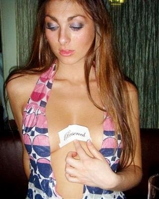 Το πρωί «καυτή» επιχειρηματίας και το βράδυ... (photos)