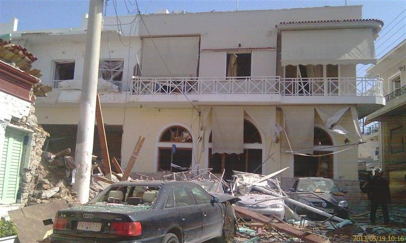 Οι πρώτες φωτογραφίες από την έκρηξη στη Σαλαμίνα (photos)