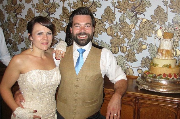 Ζωγράφισε τον άντρα της ζωής της και... τον γνώρισε 2 μήνες μετά