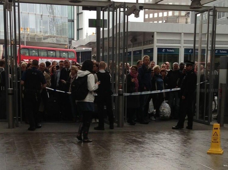 Λονδίνο: Πανικός από άνδρα με τσεκούρι - Συνελήφθη από την αστυνομία