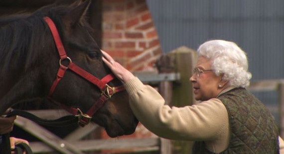 BBC: Η λατρεία της Βασίλισσας Ελισάβετ για τα άλογα