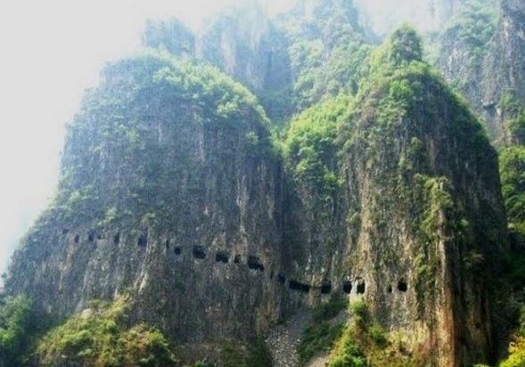 Ένας δρόμος που το λάθος είναι μοιραίο (pics) 