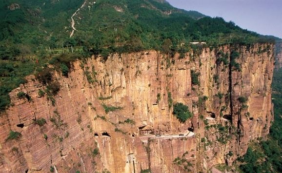Ένας δρόμος που το λάθος είναι μοιραίο (pics) 