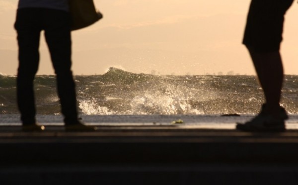 Απίστευτες φωτογραφίες: Ο Θερμαϊκός βγήκε στη στεριά