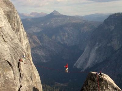 Slacklining: Η νέα τρελή μόδα