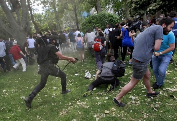 Η Πόλις εάλω από εξεγερμένους διαδηλωτές!