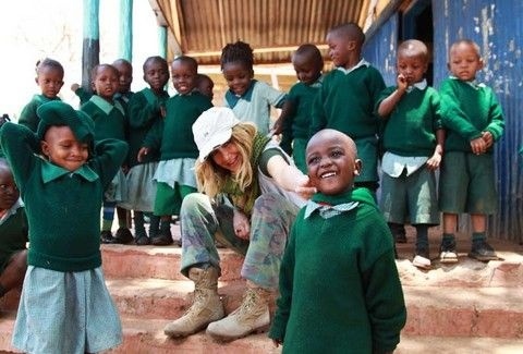 Το μυστικό της Άννας Βίσση: Η άγνωστη υιοθεσία της ελληνίδας σταρ!