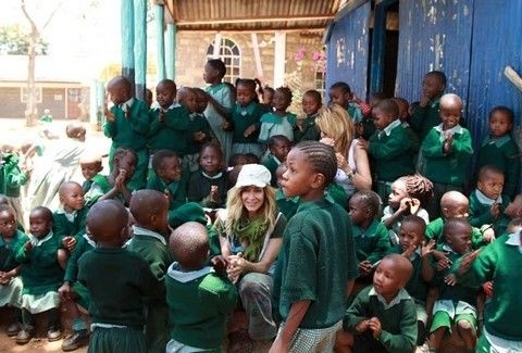 Το μυστικό της Άννας Βίσση: Η άγνωστη υιοθεσία της ελληνίδας σταρ!