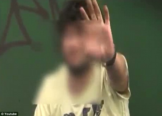 Δεν υπάρχει: Δείτε που... κοιμήθηκε! (pics)