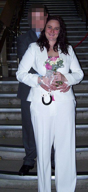 Πήρε διαζύγιο και πέτυχε μια απίστευτη μεταμόρφωση! (pics)