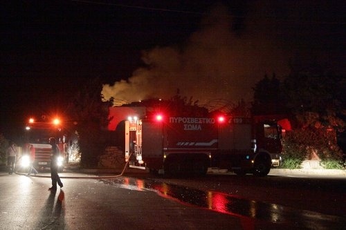 Στις «φλόγες» εστιατόριο στο Ηράκλειο-Τεράστιες ζημιές (pics)