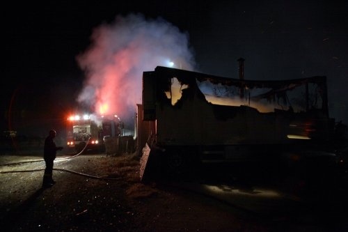 Στις «φλόγες» εστιατόριο στο Ηράκλειο-Τεράστιες ζημιές (pics)