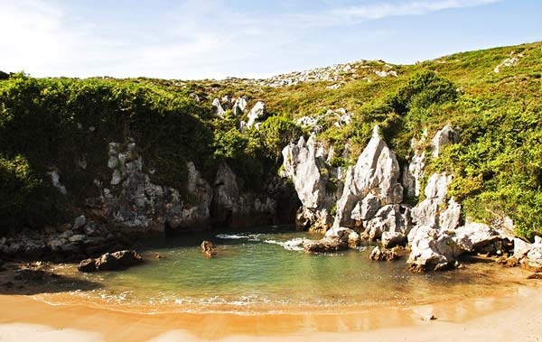 Απίστευτες εικόνες: Μια παραλία χωρίς θάλασσα