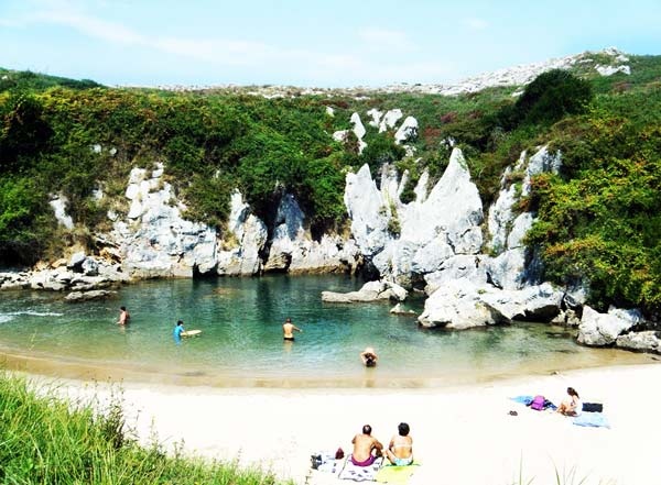 Απίστευτες εικόνες: Μια παραλία χωρίς θάλασσα