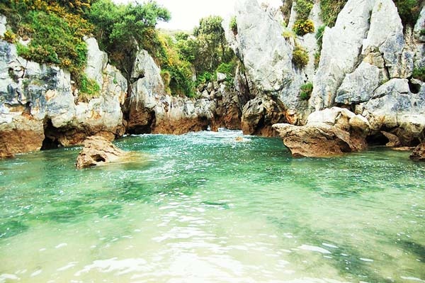 Απίστευτες εικόνες: Μια παραλία χωρίς θάλασσα