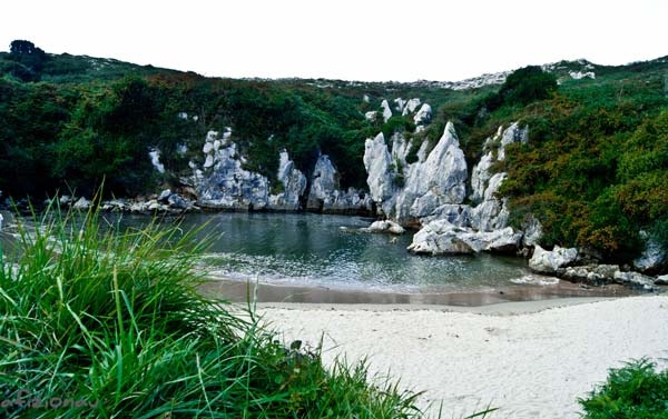 Απίστευτες εικόνες: Μια παραλία χωρίς θάλασσα